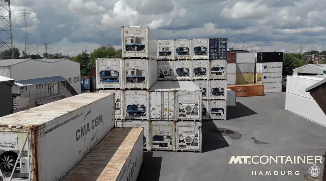 Kylmäkonttien varastointi MT Container varikolla Hampurissa, Saksassa.